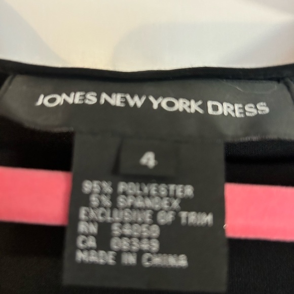 Ladies size 4 LBD perfect for any event, comfortable and classy. - Picture 3 of 3